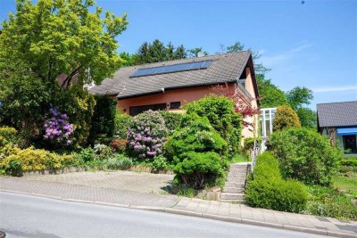 Großzügiges Haus mit Einliegerwohnung für Wohnen, Gewerbe oder Vermietung