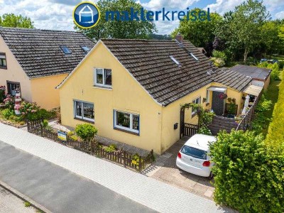 Nordseeheilbad Carolinensiel: großzügige Immobilie mit zwei Wohneinheiten in Zentraler Lage!