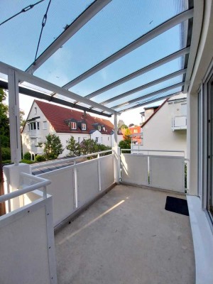 Ruhig gelegene 2-Zi.-Wohnung mit hochwertiger Einbauküche und großzügigem Balkon