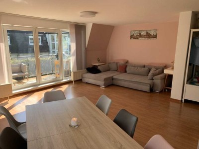 Provisionsfreie attraktive 5 Zimmer Maisonette Wohnung mit Sonnenbalkon in Bestlage Refrath