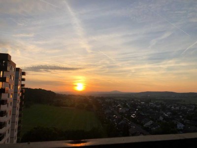 Licht, Weitblick, Wohlgefühl - 2,5-Raum-Wohnung mit Balkon & Aufzug, provisionsfrei