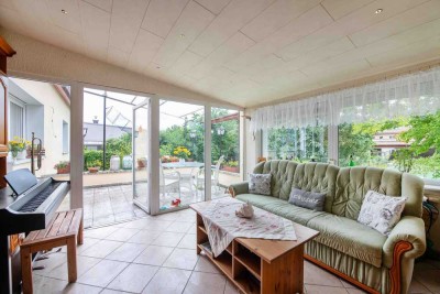 Modernisiertes Einfamilienhaus mit Solarthermie in zentraler Lage – großes Grundstück & Vollkeller