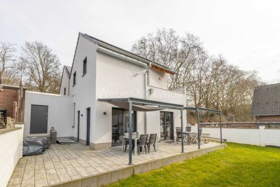 Neuwertiges Wohnhaus mit 2 Einheiten (BJ 2023, KfW 55, PVA, Wallbox, Gewährleistung bis 2028)