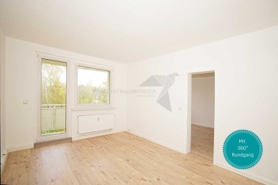 ! Neu renoviert & 1 Jahr Stellplatz geschenkt ! 3 Raum-Whg. mit tollem Tageslichtbad und West-Balkon