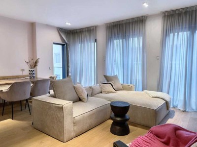Exklusive, vollmöblierte Zwei-Zimmer-Wohnung mit Lift und Balkon