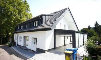 Komplett saniertes Einfamilienhaus in wunderschöner Halbhöhenlage und fußläufig zur Innenstadt