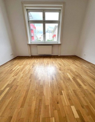 Einziehen und Wohlfühlen - Stilvoll sanierte 3 Zimmer Wohnung in bester Lage