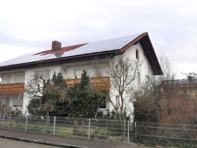 Sonnige Eigentumswohnung, Balkon und Garage! PV- Anlage!