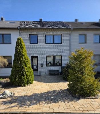 Modernes Reihenhaus mit Wintergarten und Garage in begehrter Lage von Lechenich *provisionsfrei*