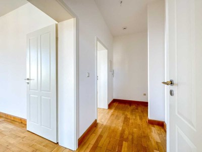 2-Raum mit Balkon, Parkett & Marmor-Bad fußläufig zur Elbe in Meißen mieten
