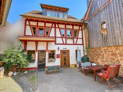 Ensembleschutz: Charmantes Einfamilienhaus – Wohnen mit Charakter im Herzen von Büdingen