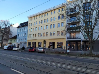 Ansprechende 2-Zimmer-Hochparterre-Wohnung mit Balkon in Magdeburg