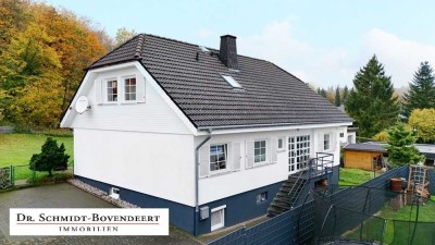 Ansprechendes MASSA-Fertighaus auf einem großen, sonnigen Grundstück in Rennerod.