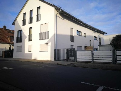 Moderne 3-Zimmer Dachgeschosswohnung mit Einbauküche in der Altstadt von Heusenstamm