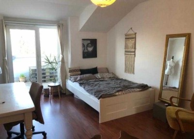 Schöne Dachgeschosswohnung mit tollem Balkon über den Dächern Barops