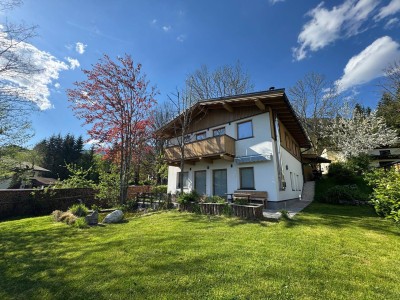 Sonnige und moderne Ruheoase mit wunderschönem Bergblick