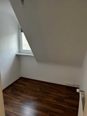 Günstiges, gepflegtes 4-Raum-Reihenhaus mit EBK in Büchen