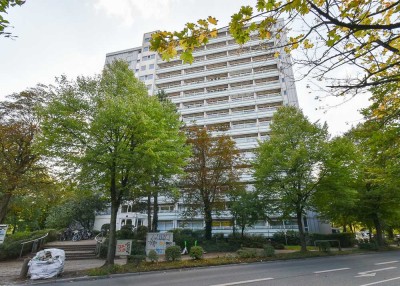 Freie 1-Zimmer-Wohnung mit Balkon gegenüber vom Elbe-Einkaufszentrum in Hamburg