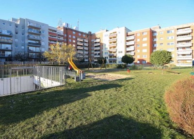 Freie 2-Zimmer-Wohnung mit TG-Stellplatz und Balkon zu verkaufen in Köln-Porz-Ensen