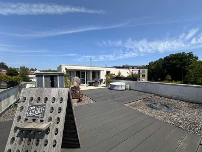 Große Penthousewohnung in Uninähe