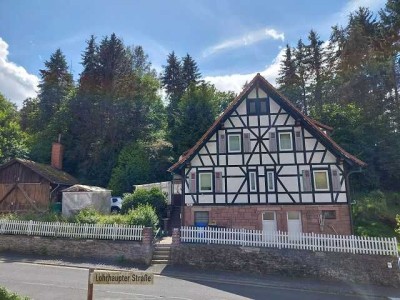 Für Naturliebhaber und Bastler: Lauschiges Einfamilienhaus in Massiv- und Fachwerkbauweise