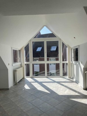 2-ZIMMER WOHNUNG mit Einbauküche & Stellplatz in ZWENKAU