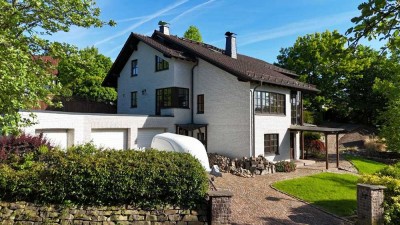Einfamilienhaus mit Einliegerwohnung auf großem Grundstück in Sundern