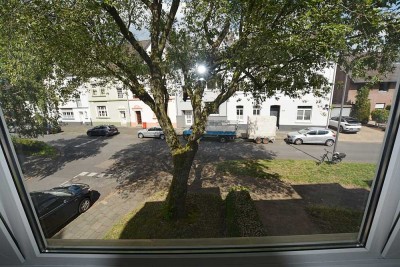 Helle 2- Zimmer-Wohnung mit Balkon – im schönen KR-Bockum