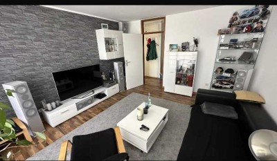 Schöne und modernisierte 3-Raum-EG-Wohnung mit Balkon und Einbauküche in Melle