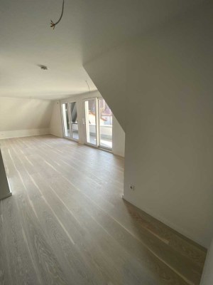 3.5-Zi-Maisonette-Wohnung mit neuwertiger EBK und Balkon