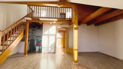 DER PLATZ FÜR ZWEI!!! Geschmackvolle 1,5-Zimmer-Galeriewohnung in ruhiger Ortslage