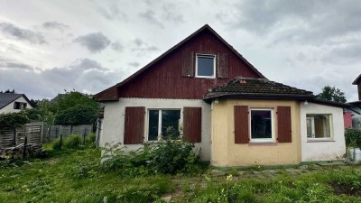 Sanierungsbedürftiges Einfamilienhaus mit großem Grundstück in ruhiger Lage von Schöneiche / Berli