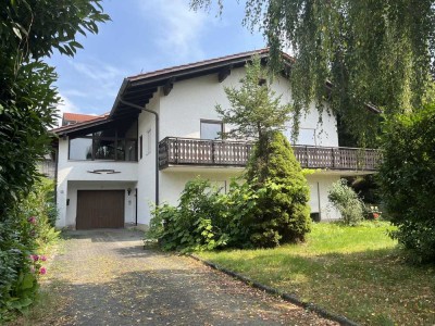 Einfamilienhaus mit ELW, Balkon, Garage und Garten Nähe Passau