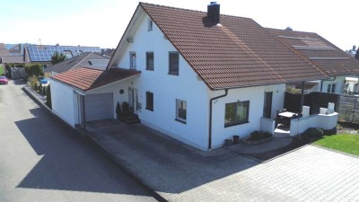Modernes Einfamilienhaus mit Pool in Kirchberg