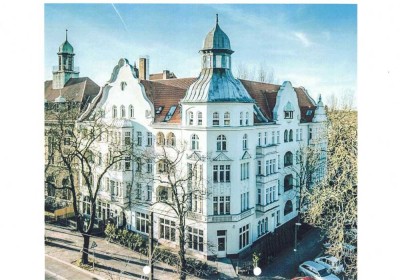 2,5-DG-Altbau-Wohnung über 2 Etagen, bezugsfrei und mit Aufzug