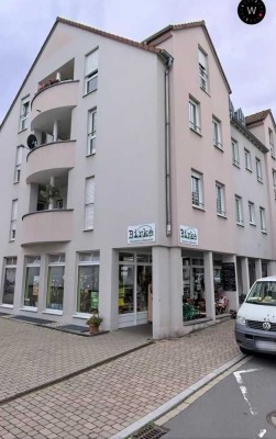 Neuwertige Wohnung mit viereinhalb Zimmern sowie Balkon und EBK in Birkenfeld