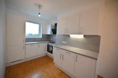 Attraktive 3-Zimmer-Wohnung: großer Balkon mit Blick in den Innenhof