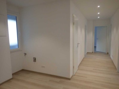 Helle, kernsanierte 4-Zimmer-Wohnung mit Loggia in Pforzheim