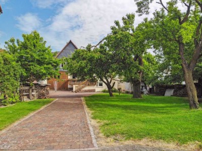 Charmantes, modernisiertes Landhaus mit mehreren  Wohneinheiten