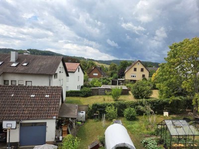 2,5 Zimmer DG Wohnung in ruhiger Süd-/West Lage in Schornbach