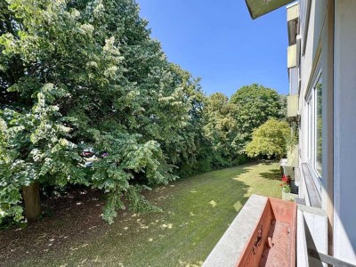 Laatzen: Vermietete 3-Zimmerwohnung mit Loggia und Garage auf Erbpachtgrundstück