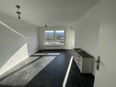 Helle 3 Zimmerwohnung mit Aufzug und Balkon