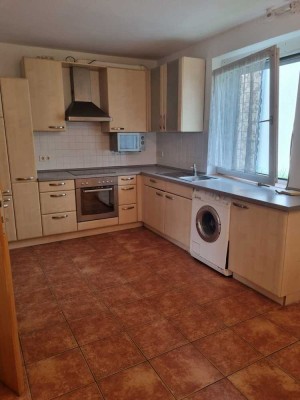 Mehrfamilienhaus/Altbau mit 3 Wohneinheiten, saniert
Ruhige Lage
Geeignet für max 4 Pers.