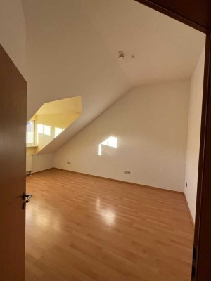 Helle 3-Zimmer Dachgeschosswohnung (94m²) in Deggendorf