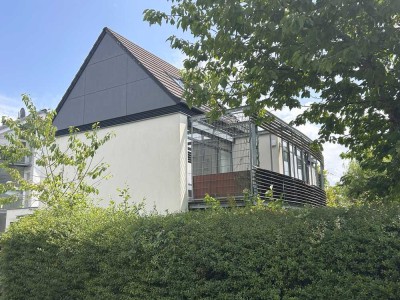 Moderne 1 2 3 Mehrgenerationen Villa südlich Schloß Wolfsgarten, Egelsbach