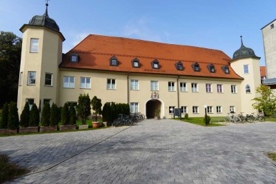 Elegantes Stadthaus im Schloß Mering mit Südterrasse und Garten