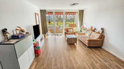 Lichtdurchflutete Familienwohnung mit sonniger Loggia, 4 Zimmern und gepflegter Ausstattung