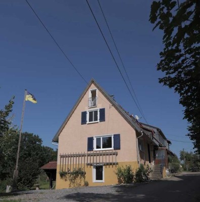 Helles Reihenendhaus mit großem Garten, Stellplätzen und moderner Küche im Vorderbirkenhof