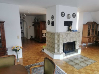 Stilvolle Etagenwohnung mit 144 Qm wartet auf Sie!