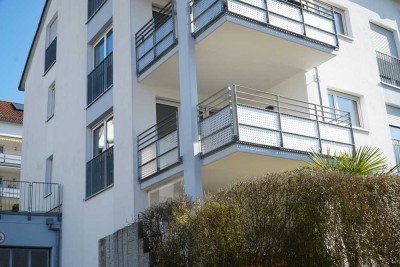 Neuwertige 2-Raum-Wohnung mit Balkon und Einbauküche in Esslingen am Neckar